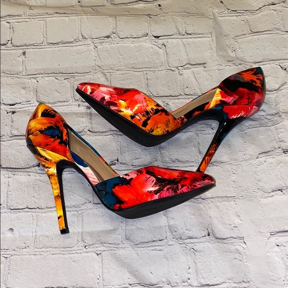 Size 8 JustFab multi-colored pumps - Picture 5 of 6